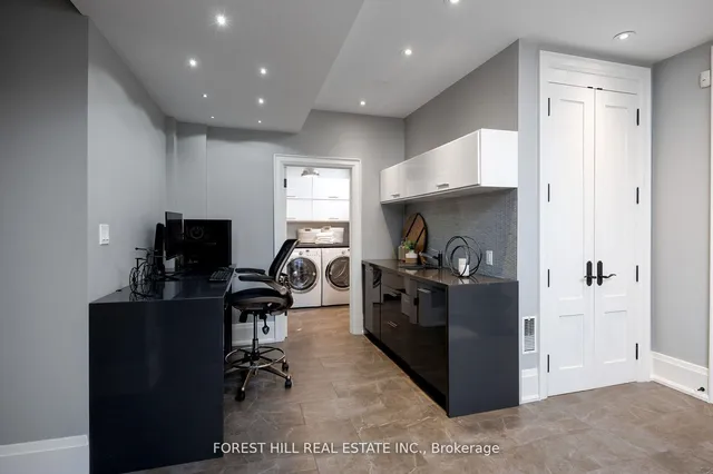Additional image 34 of 102 Chaplin Cres