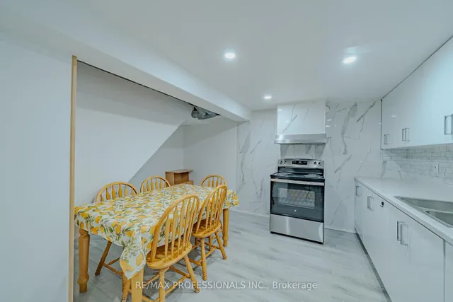 Additional image 30 of 184 Oakmeadow Blvd