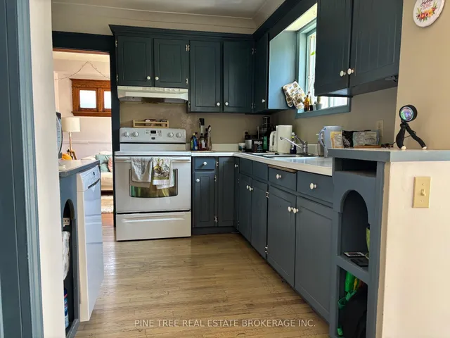 Additional image 10 of 31 Paisley Ave