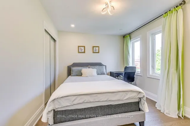 Additional image 26 of 1097 Grandeur Cres