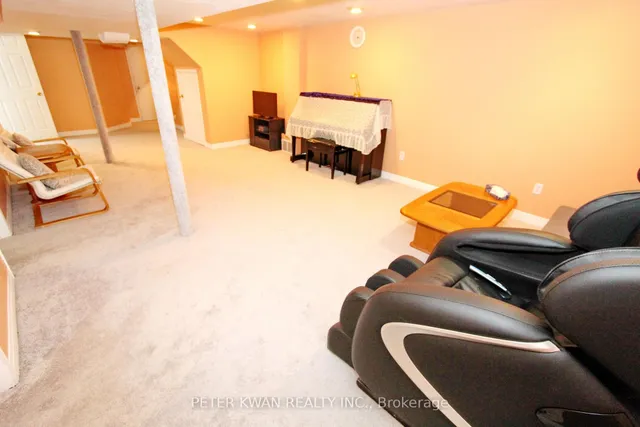 Additional image 31 of 19 Sandyhook Sq