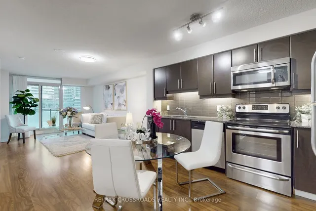 Additional image 5 of 33 Bay St Unit 813