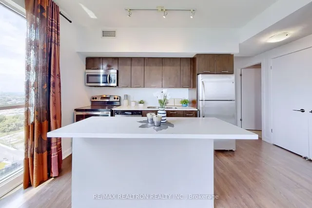 Additional image 8 of 2212 Lakeshore Blvd Unit 3206