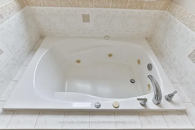 Additional image 20 of 43 Crystalview Cres