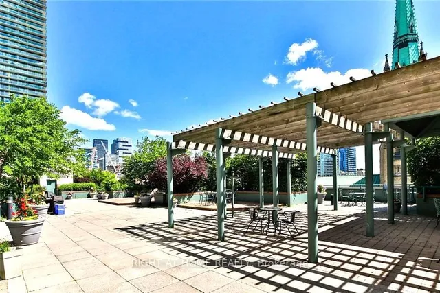 Additional image 32 of 92 King St Unit 403