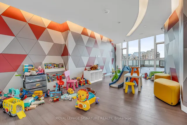 Additional image 27 of 30 Ordnance St Unit 1102