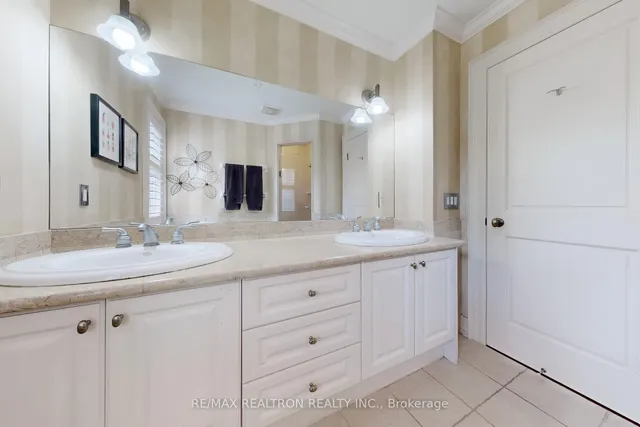 Additional image 33 of 4 Zaharias Crt