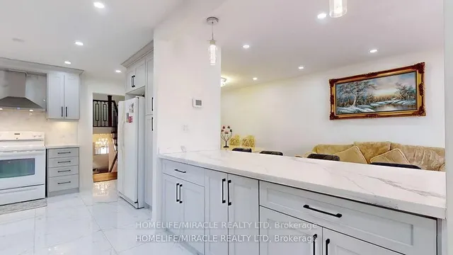 Additional image 10 of 7433 Sigsbee Dr