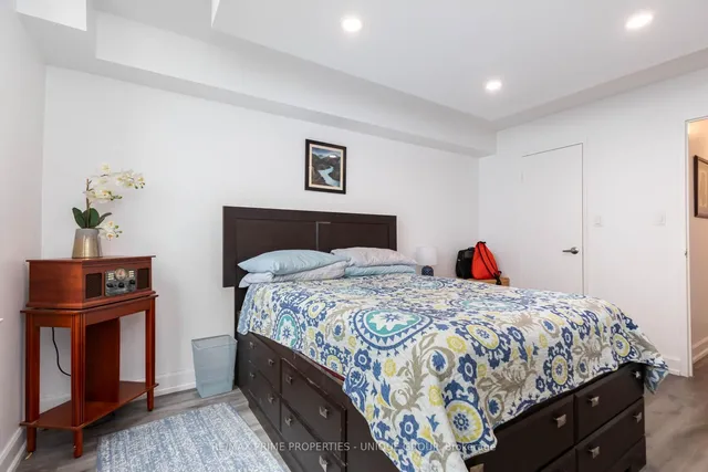 Additional image 12 of 633 Bay St Unit 903