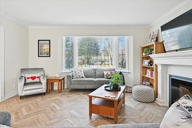 Additional image 9 of 693 King Rd