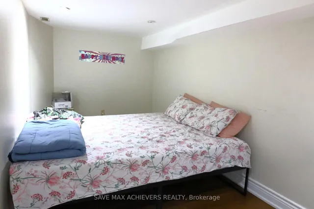 Additional image 38 of 1820 Dundas St