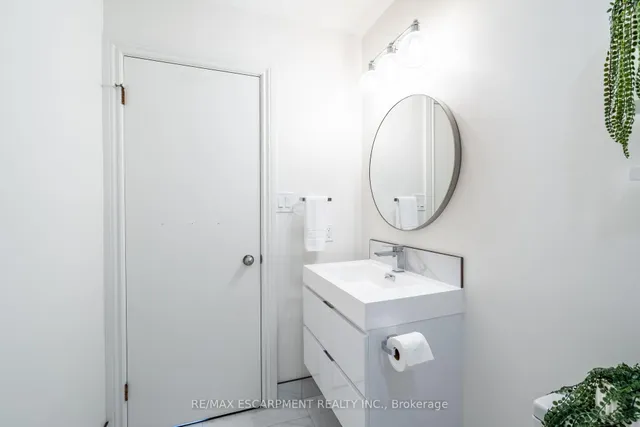 Additional image 35 of 2399 MALCOLM Cres