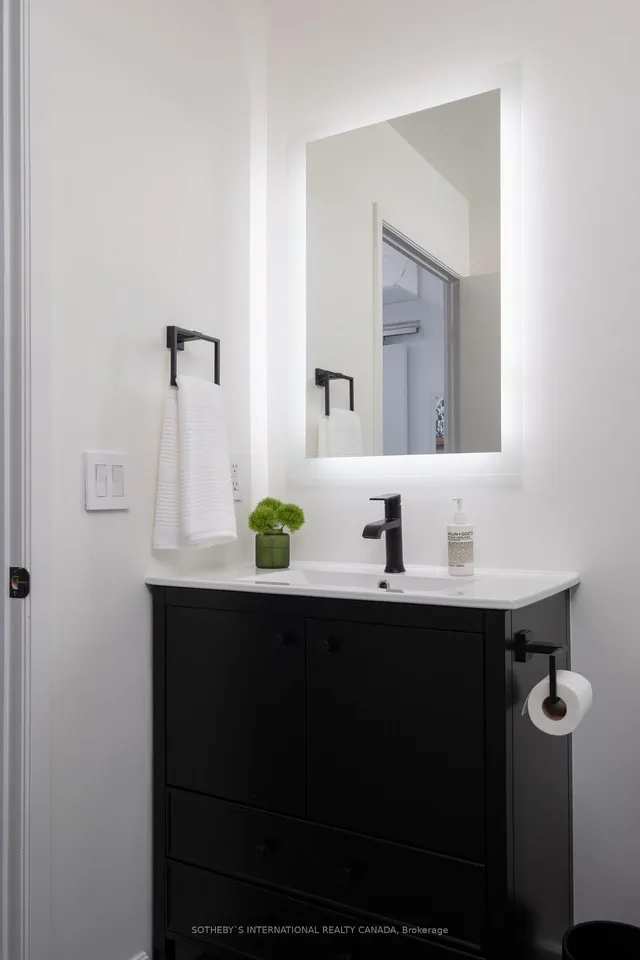 Additional image 21 of 369 Sorauren Ave Unit 402