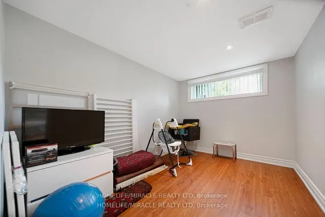 Additional image 26 of 90 Deanvar Ave