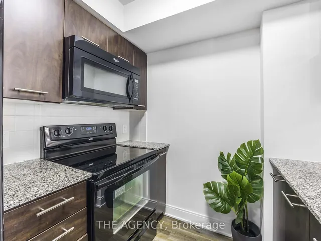 Additional image 14 of 125 Village Green Sq Unit 3308