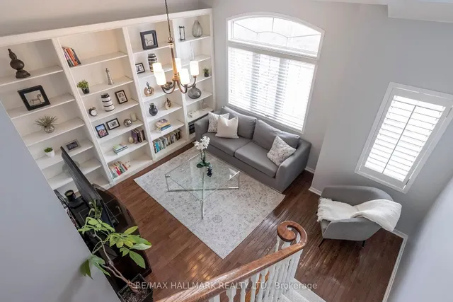 Additional image 24 of 99 Crossovers St