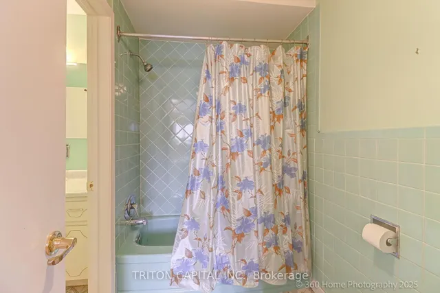 Additional image 23 of 77 Fontainbleau Dr