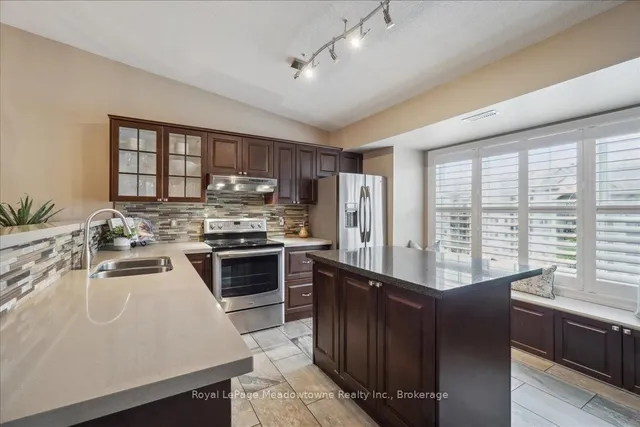 Additional image 19 of 1491 Maple Ave Unit 411