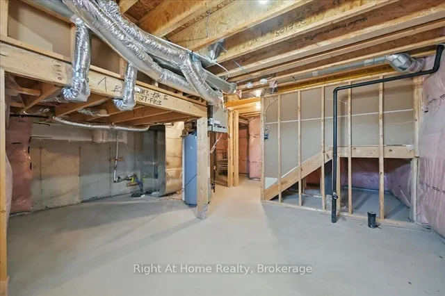 Additional image 49 of 465 Dundas St