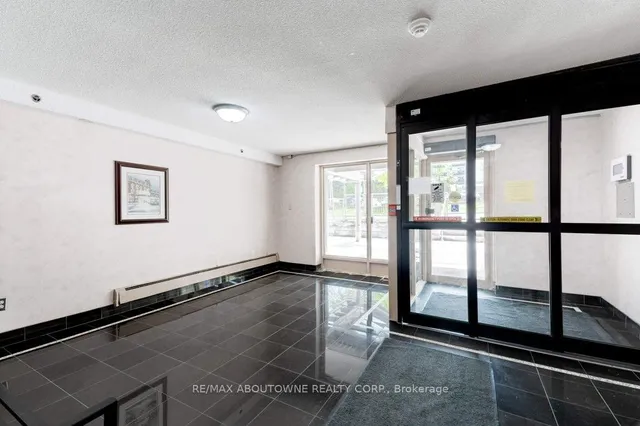 Additional image 30 of 81 Charlton Ave Unit 903