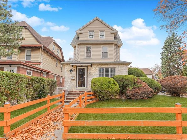 33 Wellington Ct, Brooklyn, NY