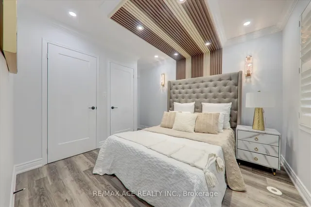 Additional image 26 of 27 Mountain Lion Tr