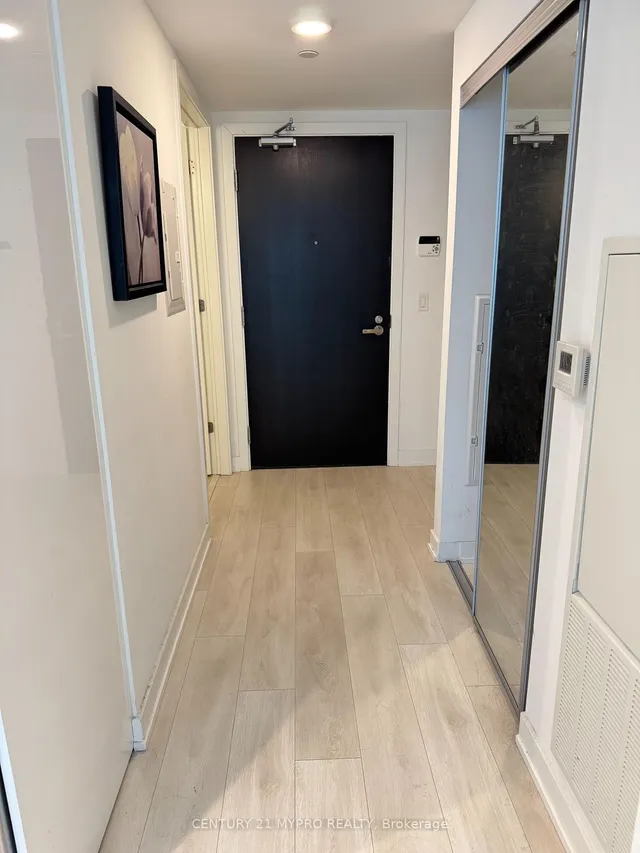 Additional image 5 of 501 Yonge St Unit 1504