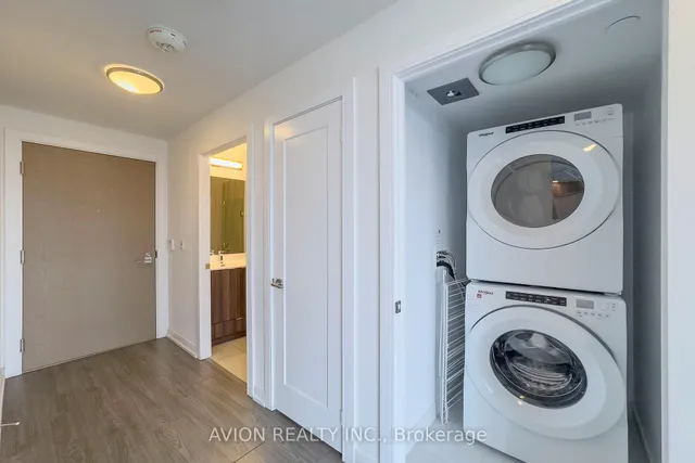 Additional image 11 of 225 Village Green Sq Unit 211