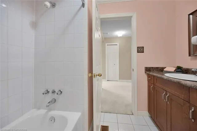 Additional image 29 of 1182 Upper Wentworth St