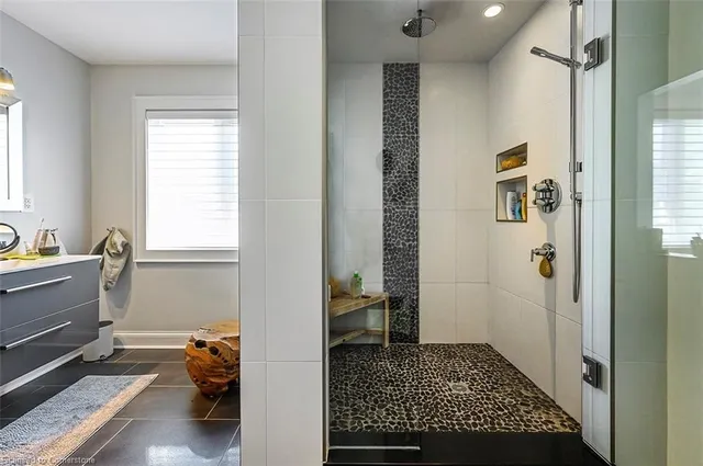 Additional image 22 of 8495 Appleby Line