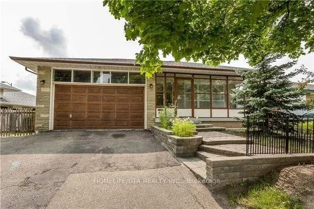 84 Ardglen Dr