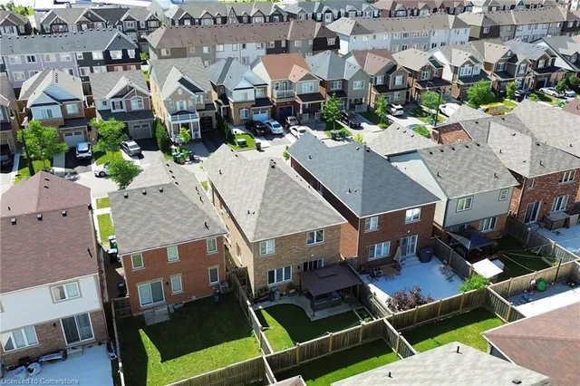 Additional image 42 of 125 Vanhorne Close