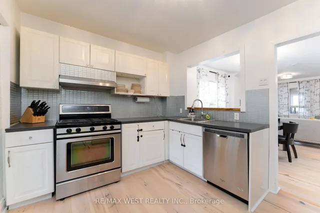 Additional image 11 of 2311 Gerrard St