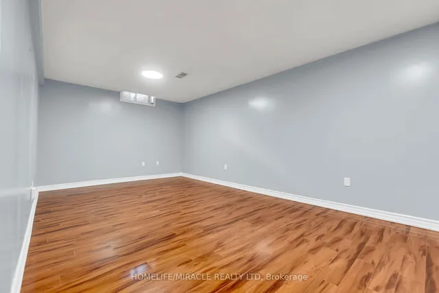 Additional image 34 of 4 Colchester Ave