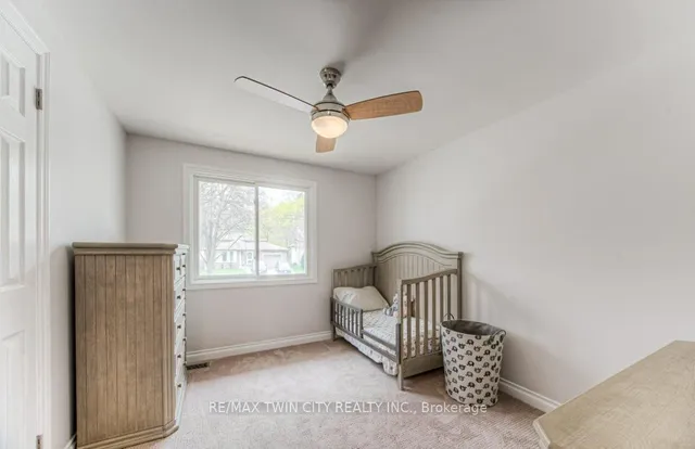 Additional image 20 of 111 Martinglen Cres