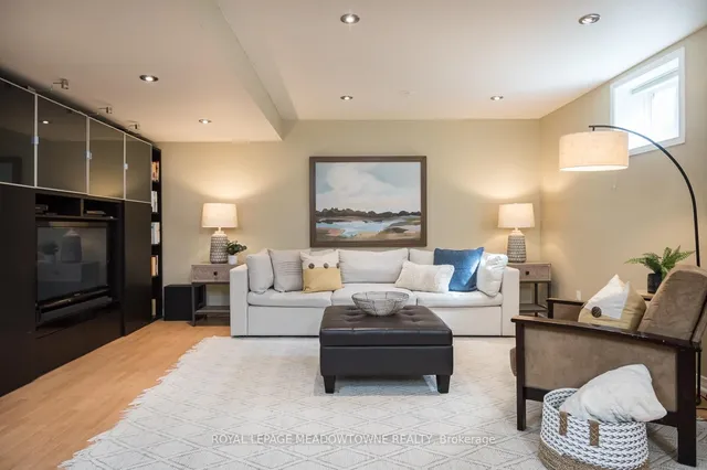 Additional image 30 of 694 Rayner Crt