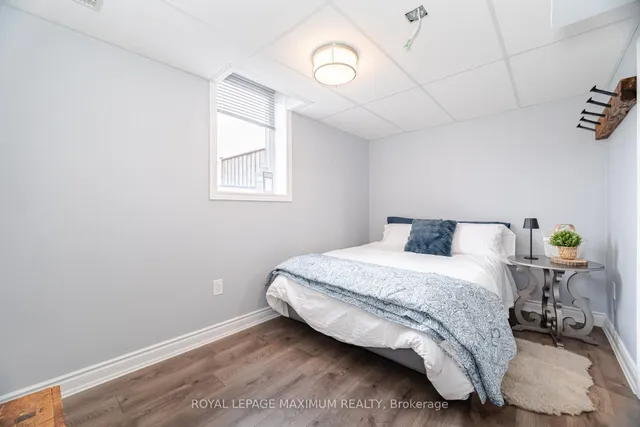 Additional image 40 of 134 Hazelton Ave