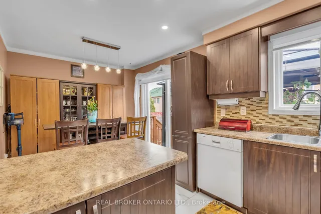 Additional image 34 of 85 Provincial Pl