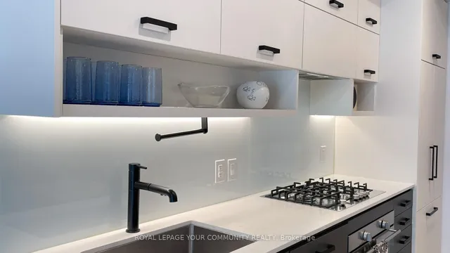 Additional image 31 of 1888 Queen St Unit 307