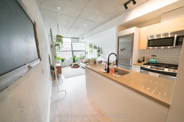 Additional image 2 of 319 Carlaw Ave Unit 306