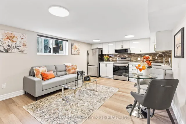 Additional image 25 of 87 Fallingbrook Rd