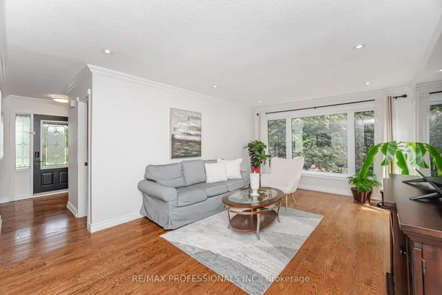 Additional image 12 of 52 Lorraine Cres