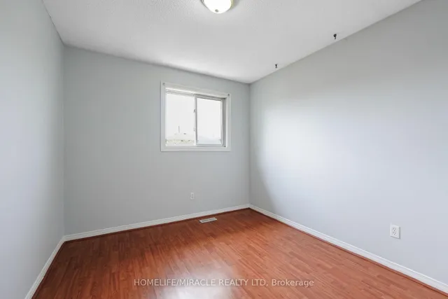 Additional image 25 of 27 Deerpark Cres