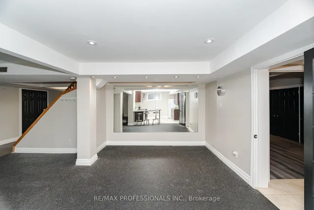 Additional image 26 of 52 Lorraine Cres