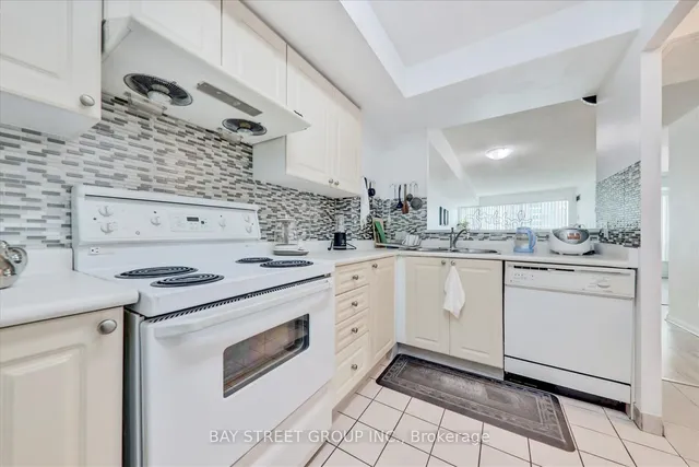 Additional image 6 of 8 Lee Centre Dr Unit 306