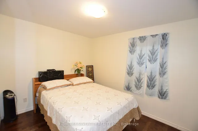 Additional image 30 of 35 Geneva Cres