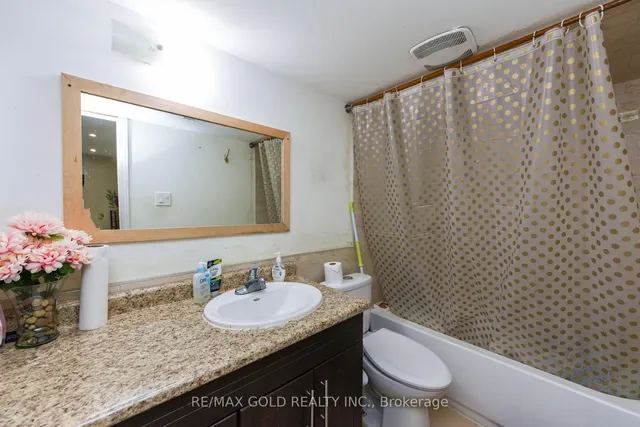 Additional image 31 of 17 Penguin Lane