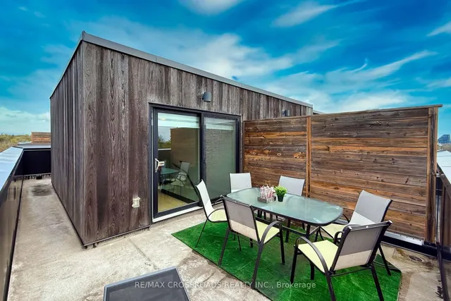 Additional image 45 of 536A Eglinton Ave