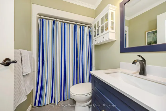 Additional image 36 of 738 Robertson Cres