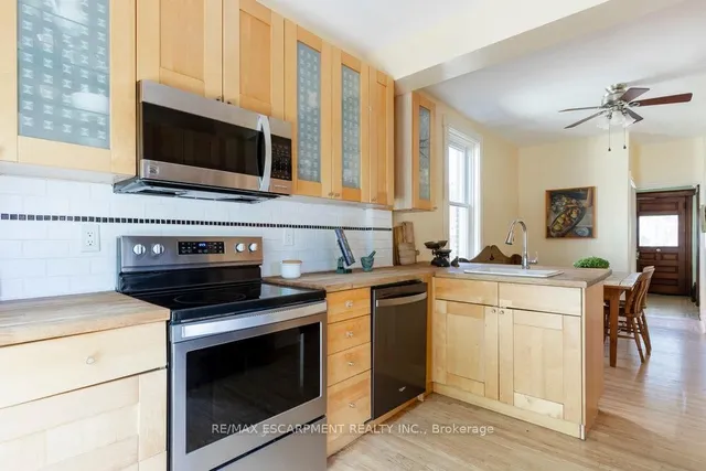 Additional image 21 of 24 Hyde Park Ave